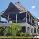 Naomi\'S Boutique Villa
